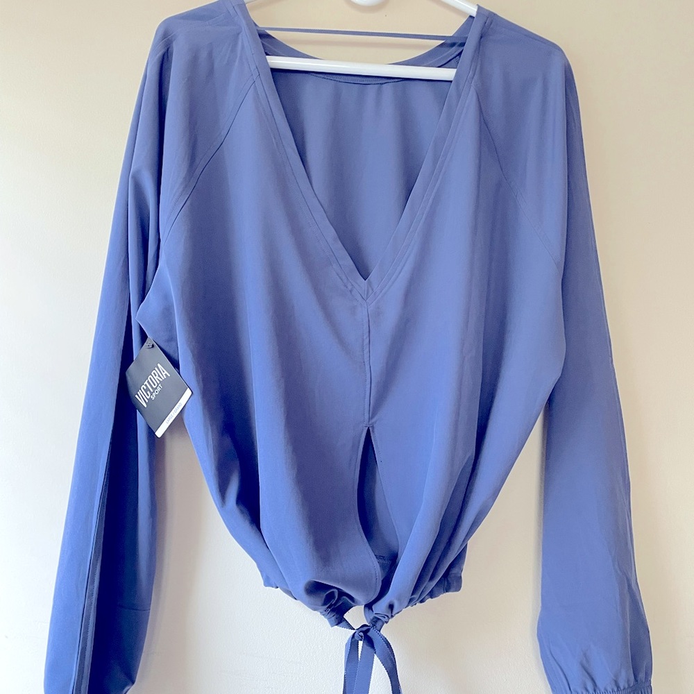 VICTORIA’S SECRET SPORT LONG SLEEVE NEW W/ TAG —LARGE